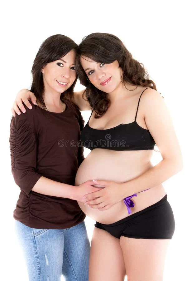 pregnant lesbian couple